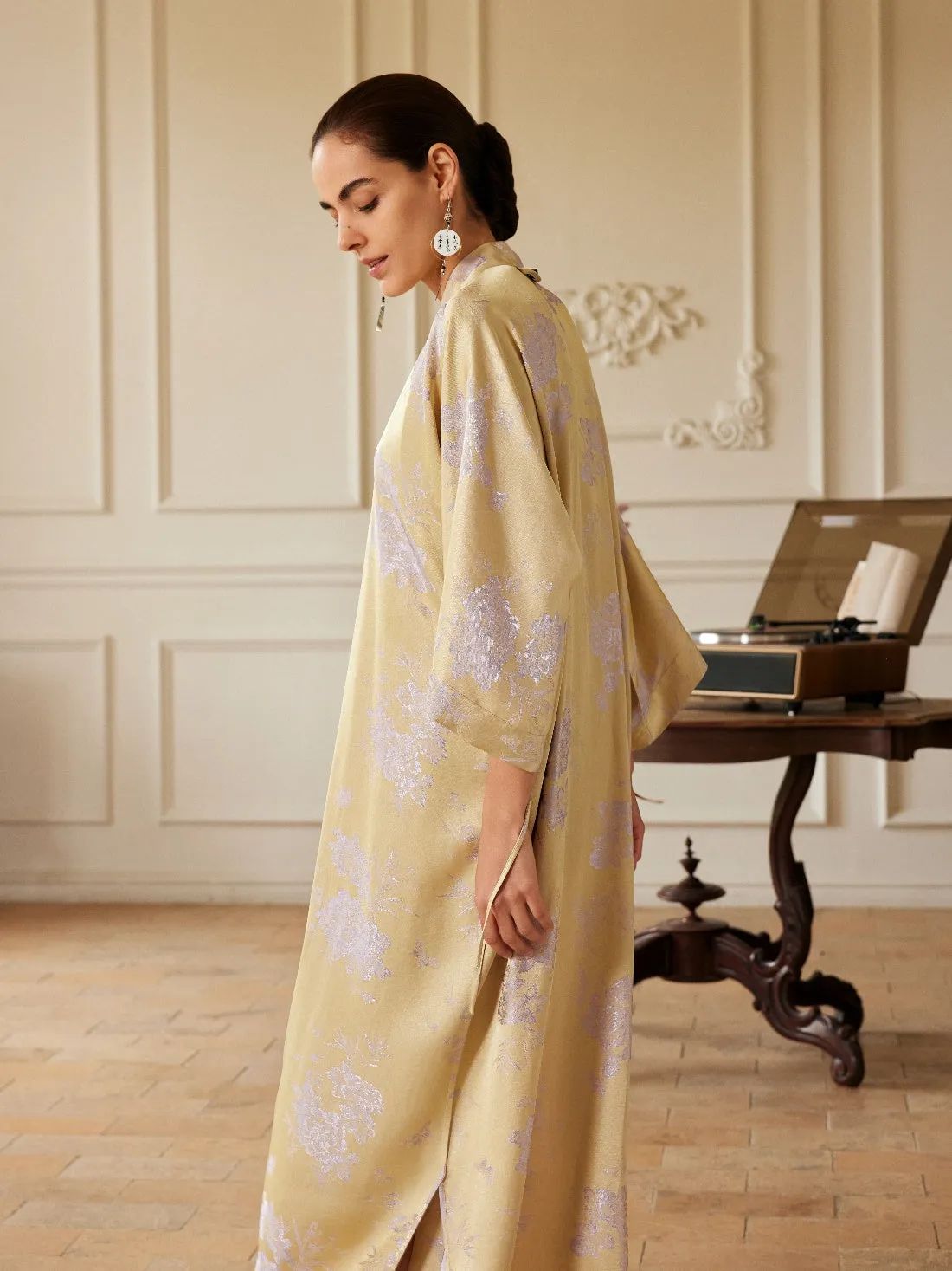 Reversible Lavender & Gold Jacquard Kimono Robe